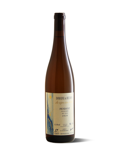 photograph of wine bottle