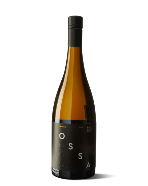 photograph of wine botlte