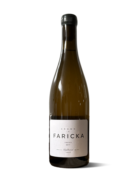 photograph of wine bottle
